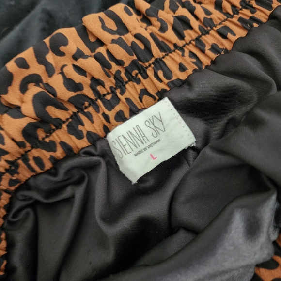 Short leopard print skirt - Picture 2 of 2